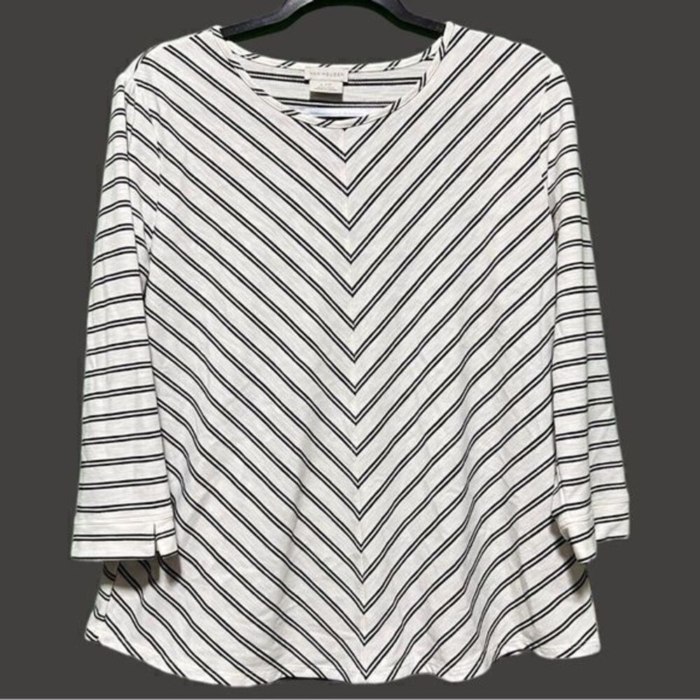 Van Heusen Women's Pullover Blouse Top Chevron Striped‎ Black White Size Large